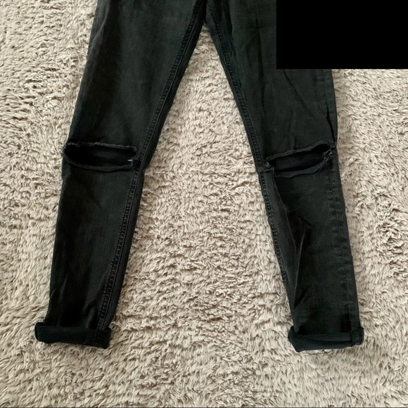 TOPSHOP Jamie Ripped High-Waist Crop Skinny Jeans - Picture 4 of 10